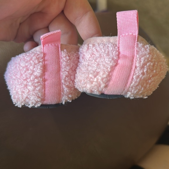 Toddler Pink Smiley Face slippers - Picture 2 of 5